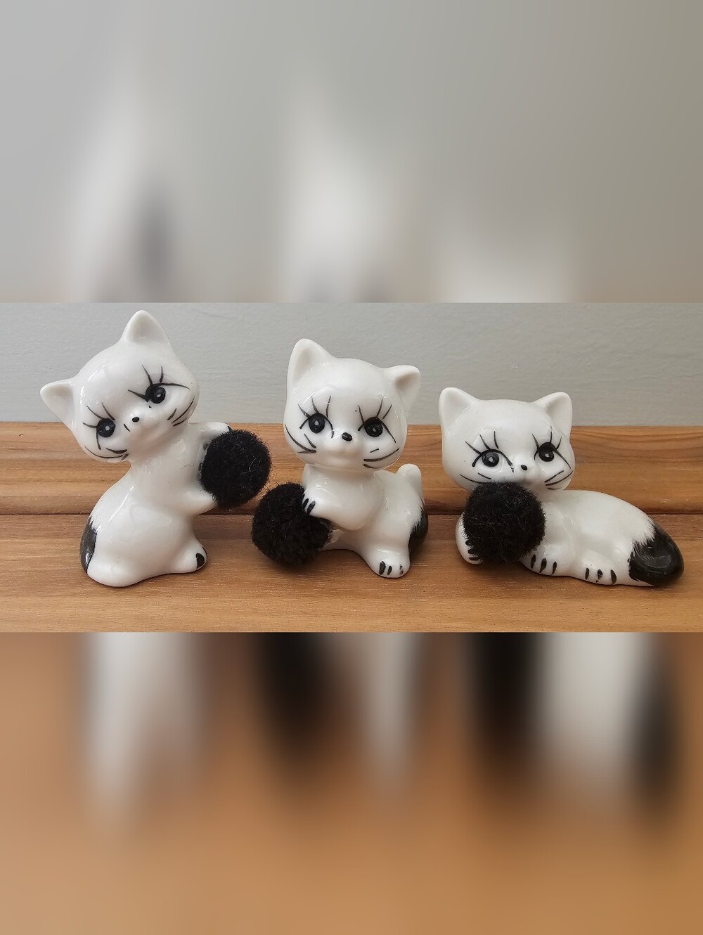 3 Small vintage kitty figures